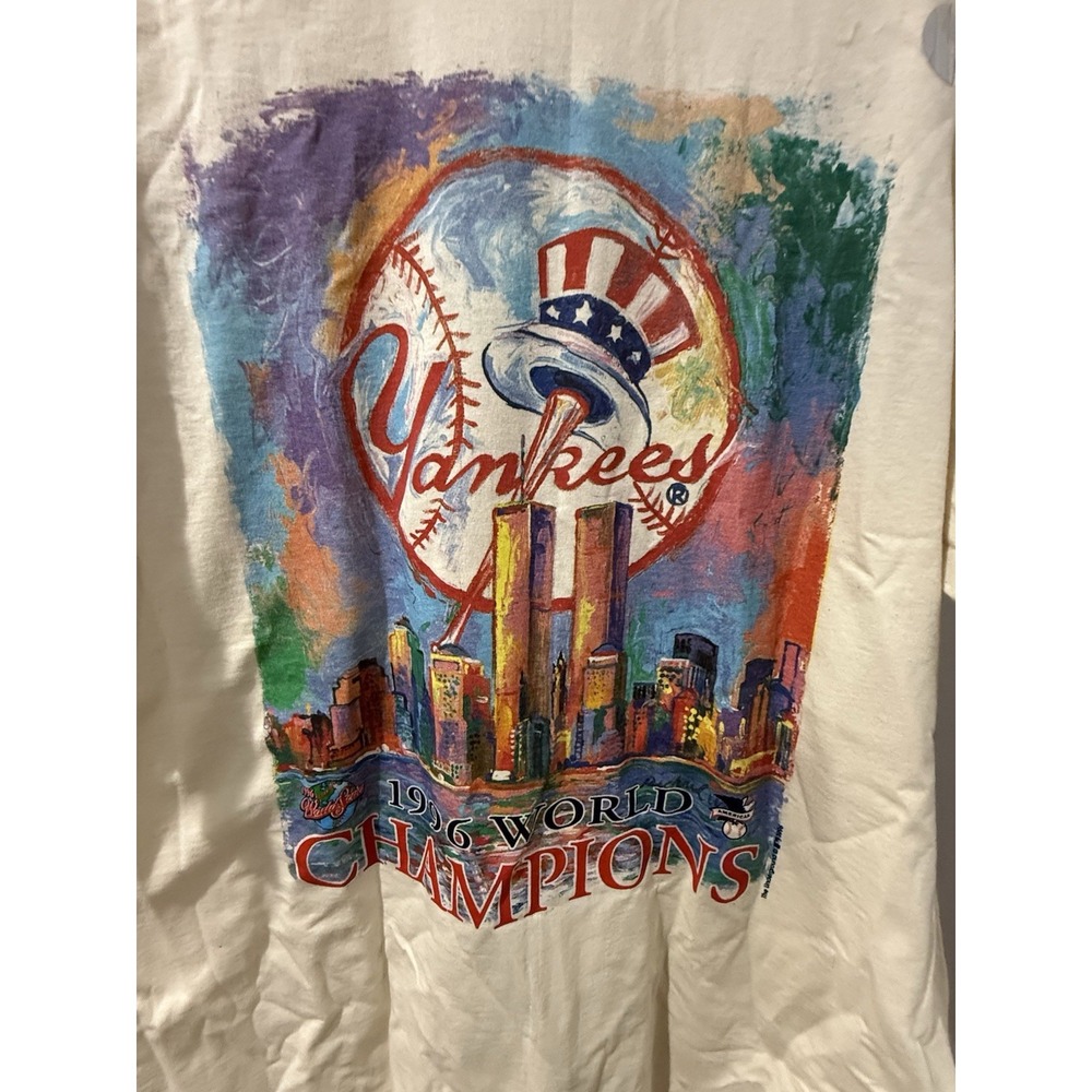XL VERY RARE VINTAGE 1996 NY Yankees World Champions Twin‎ Towers T-Shirt VTG B - Picture 2 of 8